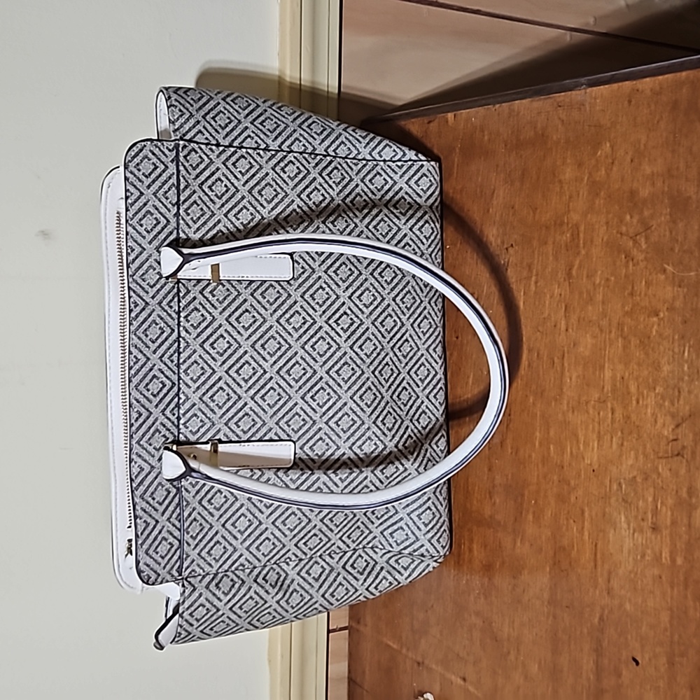 Purse - Picture 3 of 3